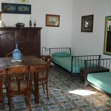A' Riggiola بيت للعطل سترومبولي